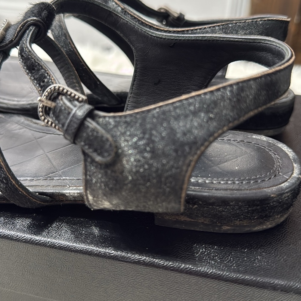 CHANEL Interocking CC Logo T-Strap Sandals - Picture 8 of 16